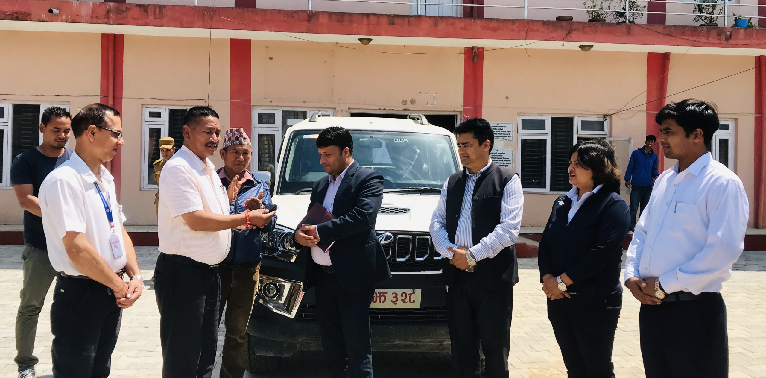 शुक्लागण्डकीका मेयर किसान गुरुङले गाडी फिर्ता गरे