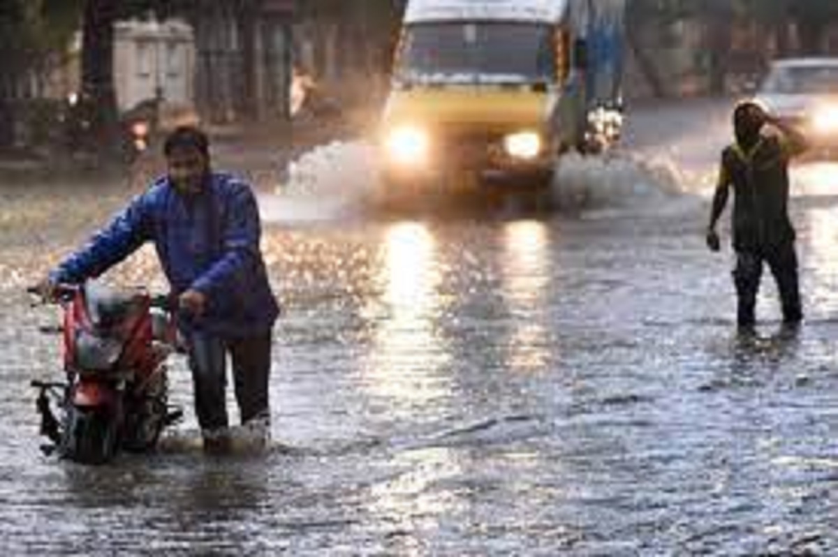पोखराका ठाउँठाउमा पहिरो र डुबान, प्रभावितलाई सुरक्षित स्थानमा सारियो