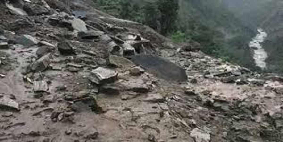 बाजुरामा एक सय बढी गाउँ पहिरोको उच्च जोखिममा, सुरक्षित ठाउँ खोज्दै स्थानीय