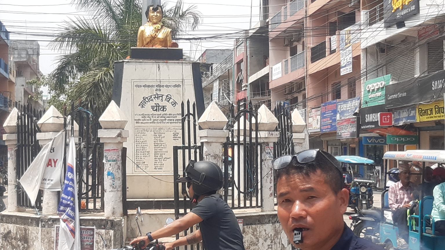 राजा वीरेन्द्रको शालिक राख्ने क्रममा&hellip;