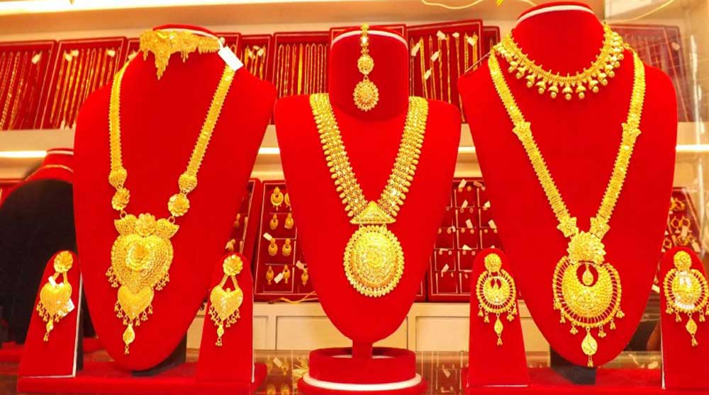 घट्यो सुनको मूल्य, कति पुग्यो तोलाको ?