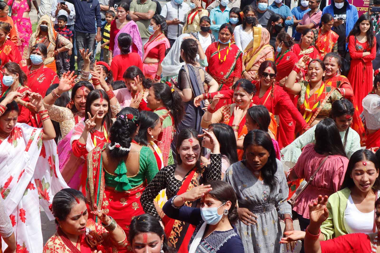 तिजको अवसरमा पशुपतिमा रमझम (फोटो फिचर)￼