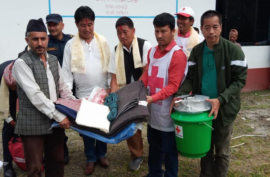 नेपाल रेडक्रस सोसाइटी खोटाङले पहिरोपीडितलाई&hellip;