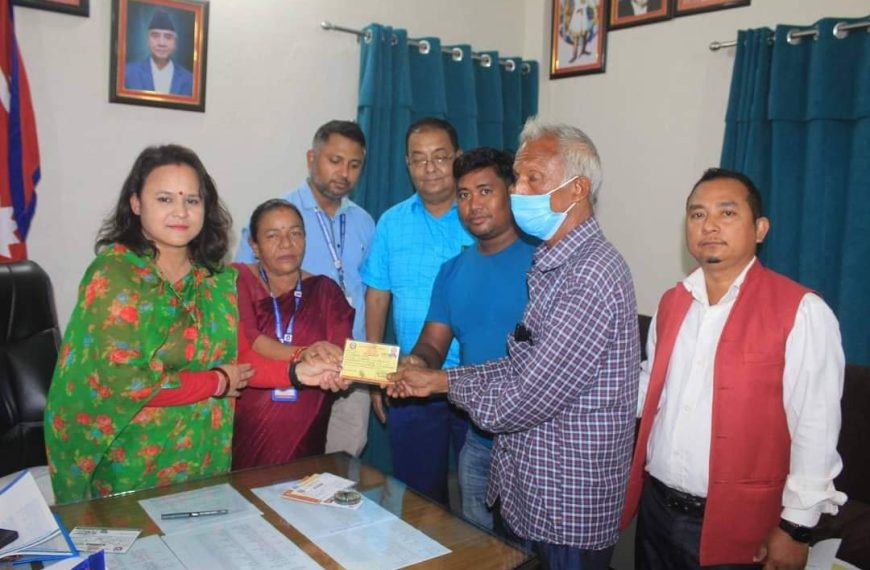 सिद्धार्थनगरमा अपांगता परिचयपत्र वितरण￼