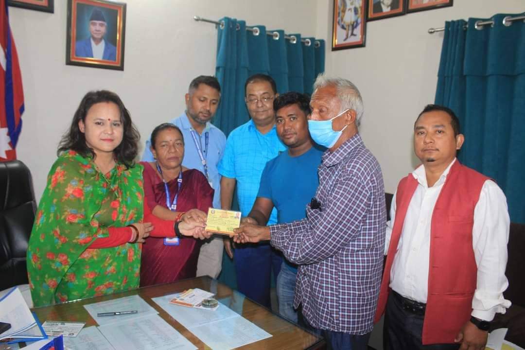 सिद्धार्थनगरमा अपांगता परिचयपत्र वितरण￼