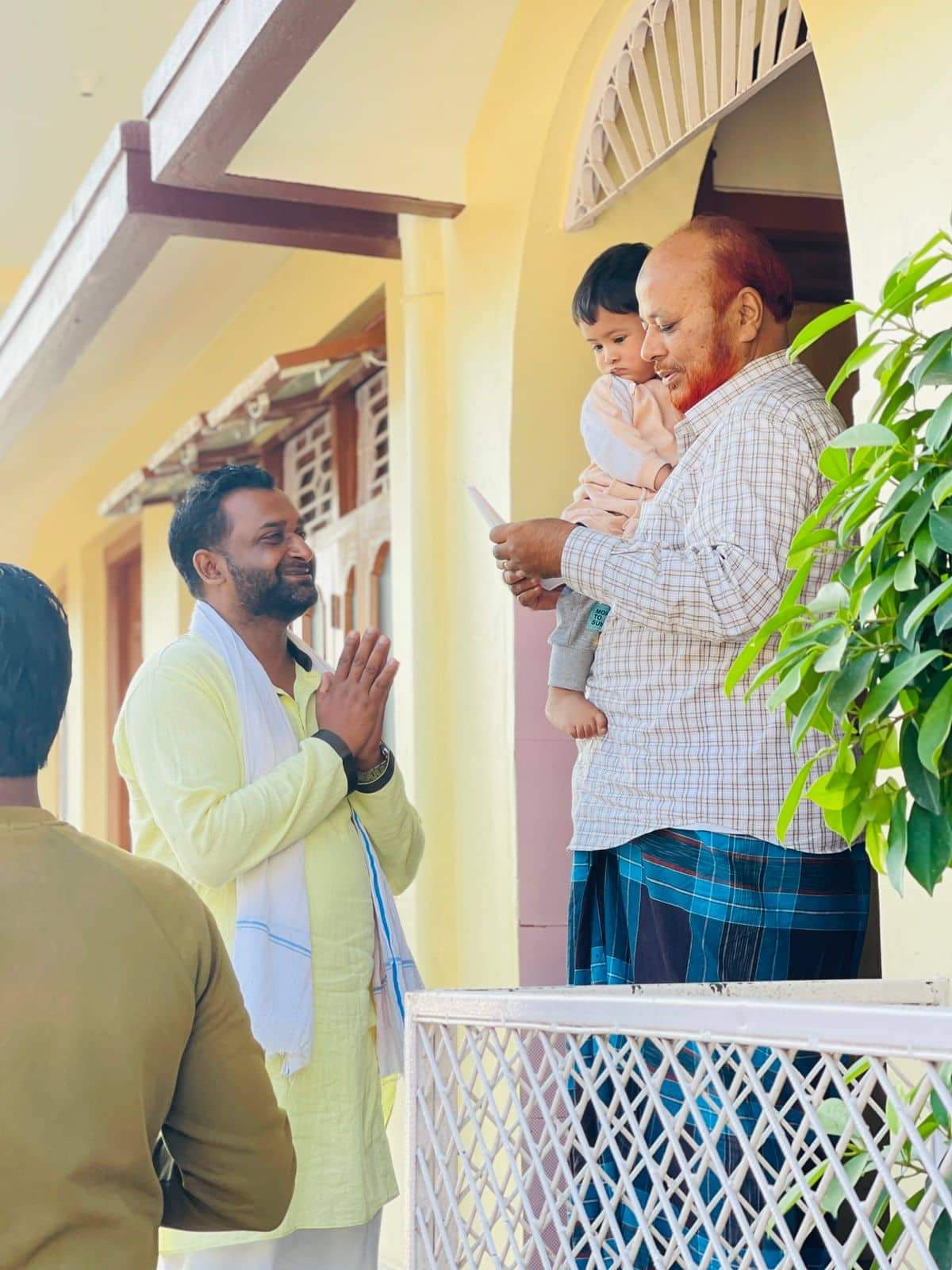 स्वतन्त्र उम्मेदवारी दिएको दिनदेखिनै मतदाता माझ लोकप्रिय रहेका पटेललाई आज वीरगञ्ज महानगरपालिका वडा नं. १४ को बहुअरीमा घरदैलो कार्यक्रमका बेला स्थानीयले स्वागत