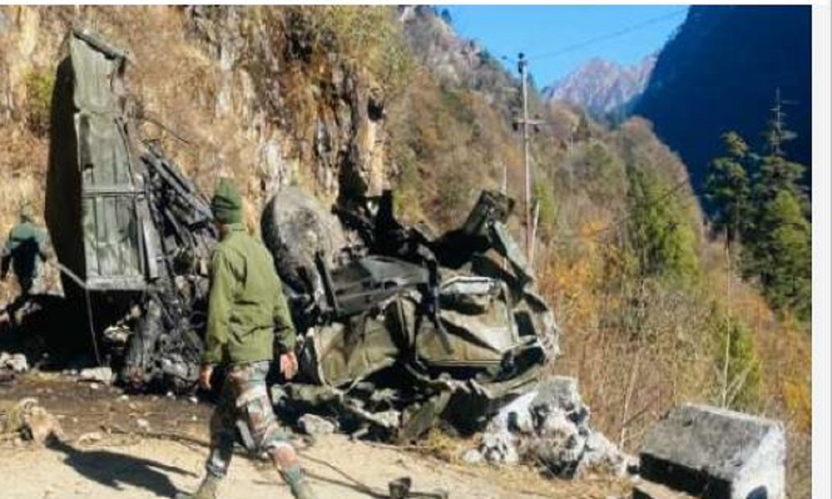 तमिलनाडुमा तीर्थयात्रु बोकेको गाडी खाडलमा खस्दा ८ जनाको मृत्यु