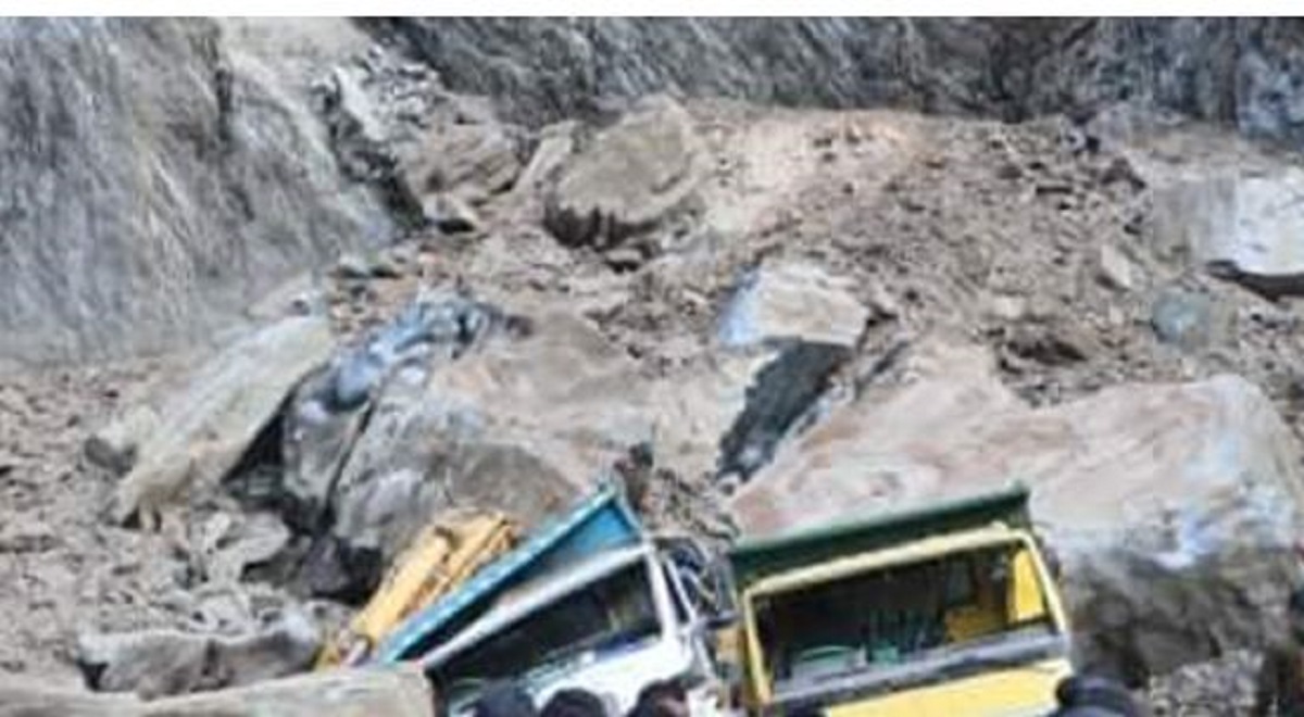 कोलम्बियामा पहिरोले बस पुर्दा कम्तीमा ३३ जनाको मृत्यु