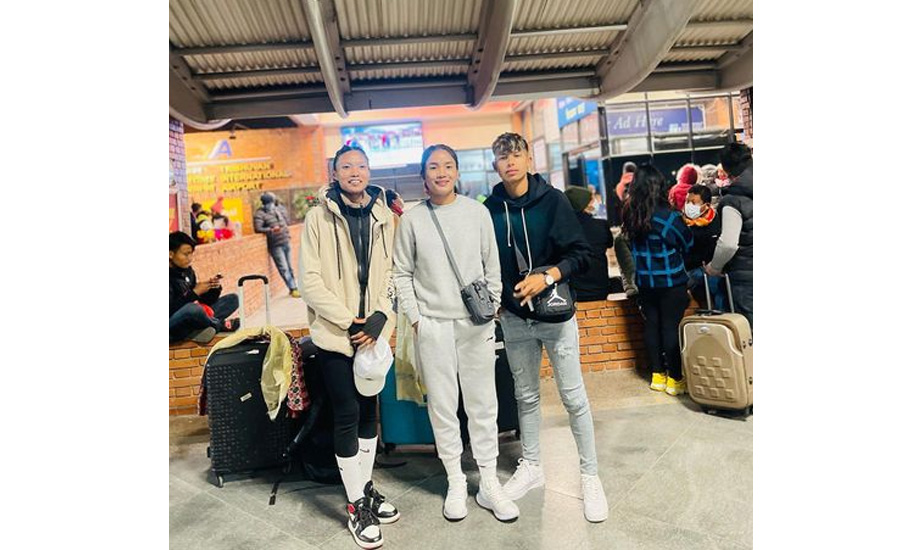 आई लिग खेल्न तीन जना महिला खेलाडी भारत प्रस्थान