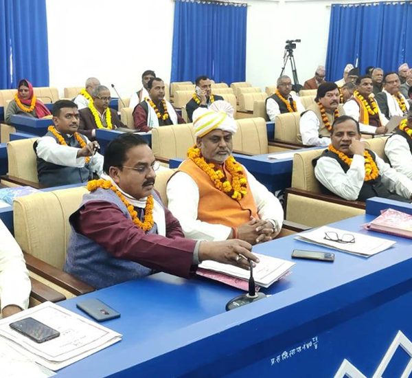 मधेश प्रदेश सभाका सदस्यले लिए पद तथा गोपनीयताको शपथ