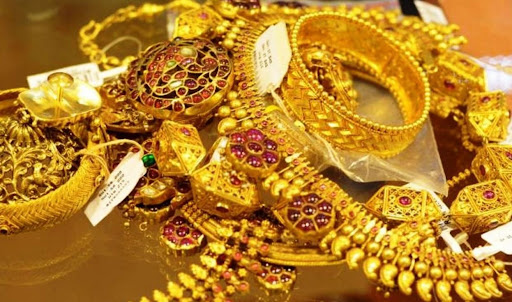 सुनको मूल्य ६०० रुपैयाँले घट्याे, कतिमा हुँदै छ कारोबार ?