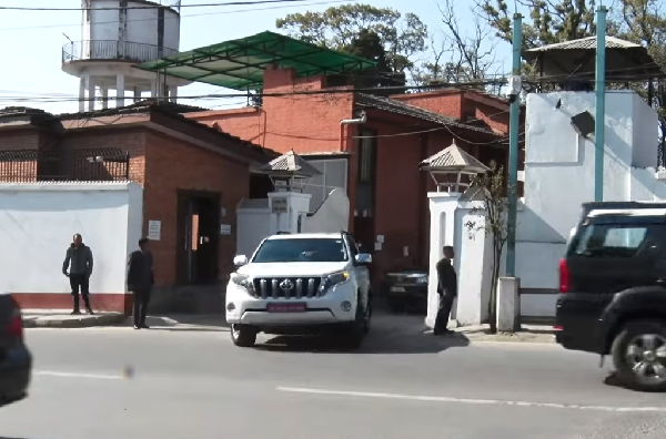 देउवा बालुवाटारबाट भाडाकाे घरमा सर्नुभयाे