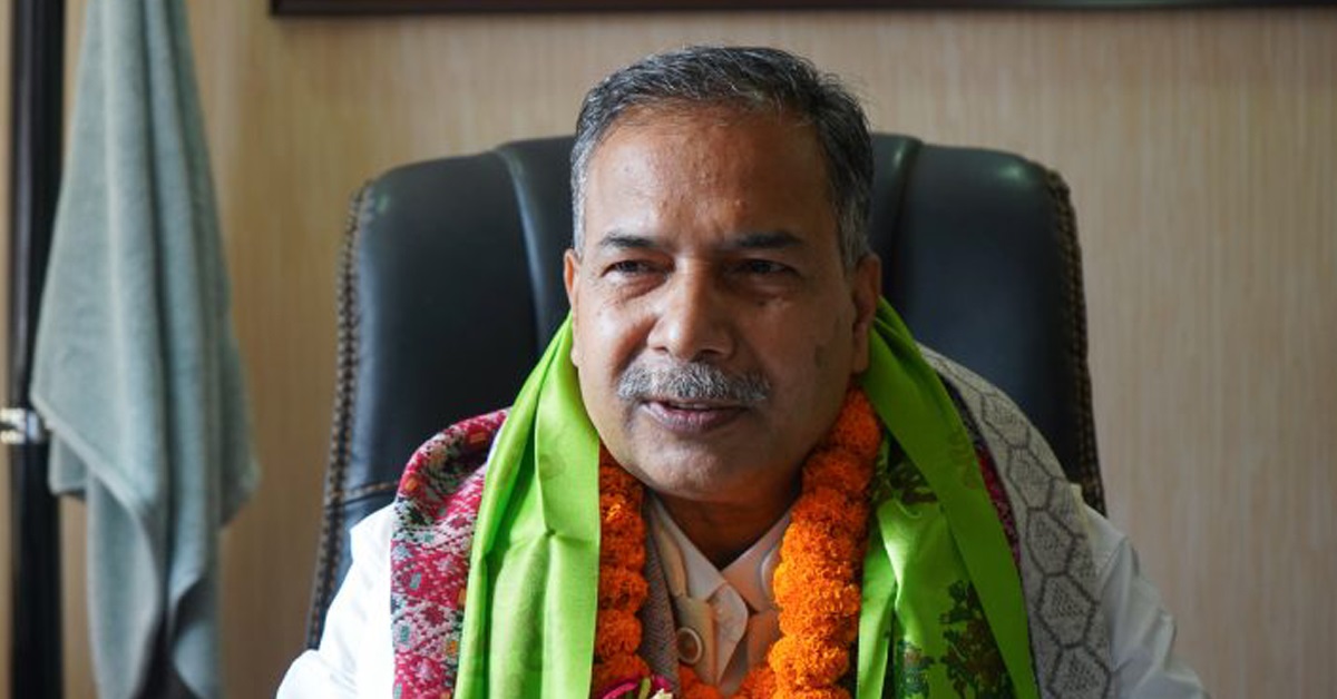 आफूविरुद्ध परेको उजुरीको जवाफ दिन यादव निर्वाचन अधिकृतको कार्यालयमा