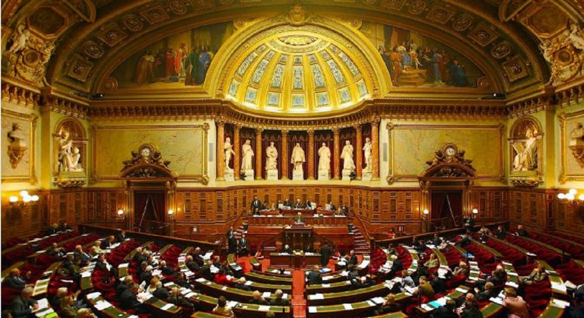 विरोधका बाबजुद फ्रान्सेली सिनेटद्वारा पेन्सन सुधार विधेयक पारित