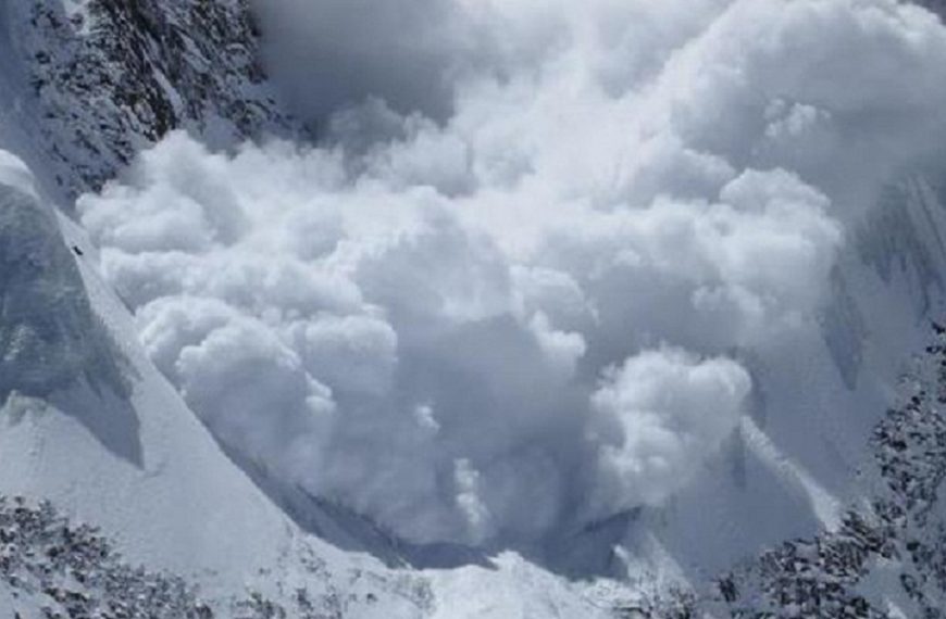 फ्रान्समा गएको हिमपहिरोमा परी ५ जनाको मृत्यु