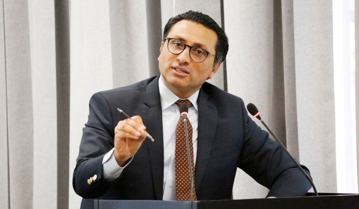 फराकिलो मतान्तरसहित स्वर्णिम वाग्‍ले विजयी, को हुन् स्वर्णिम वाग्ले ?