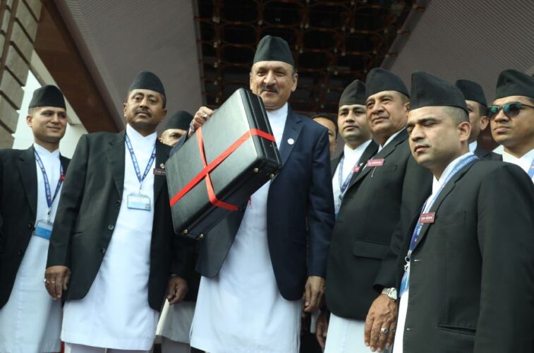 ओलीले दुई घण्टा समय लिनुले बजेटमा केही महत्त्वपूर्ण कुरा भन्ने हो : अर्थमन्त्री डा. महत