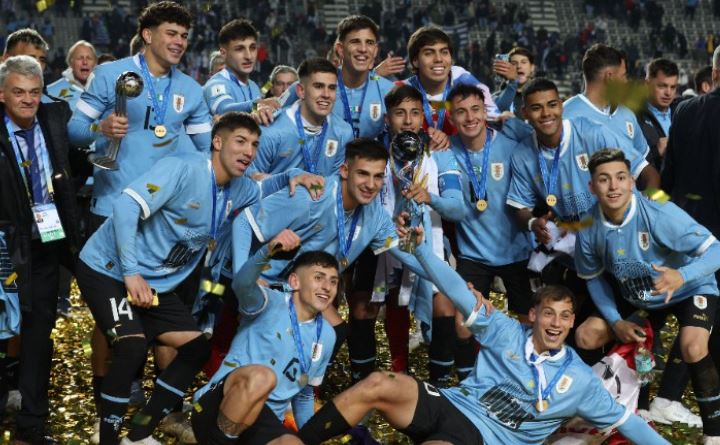 फिफा यु–२० को उपाधी उरुग्बेलाई 