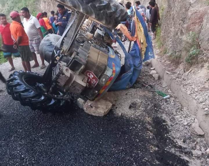 ट्याक्टर पल्टिँदा एकजनाको मृत्यु
