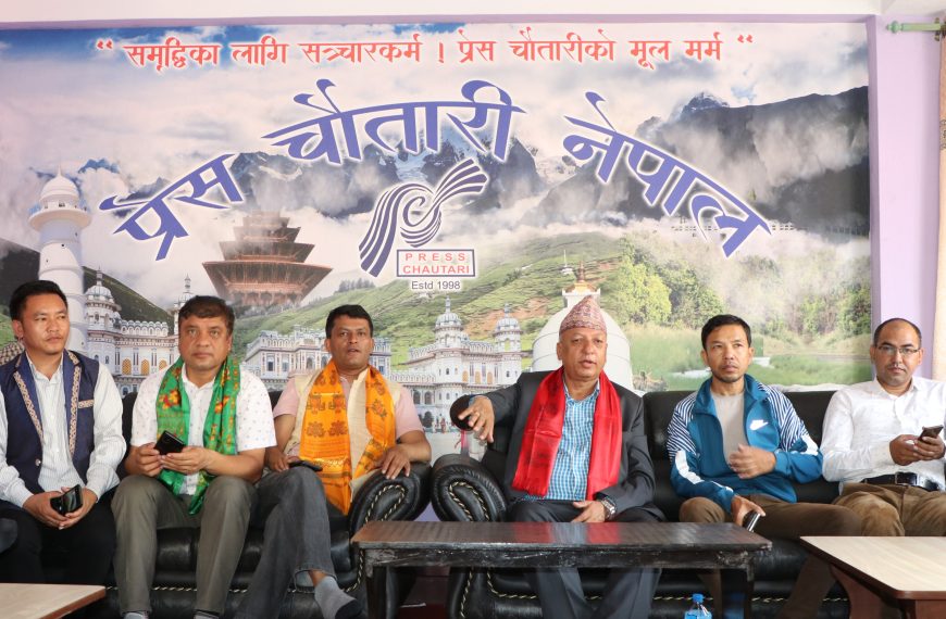 प्रचण्ड सरकारको विकल्पको ढोका खुलिसक्यो : एमाले प्रचार प्रमुख गौतम