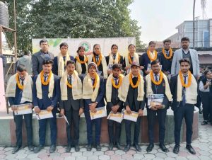 ग्रीनल्यान्ड कलेजद्वारा मेधावी विद्यार्थीहरूलाई नगदसहित सम्मान