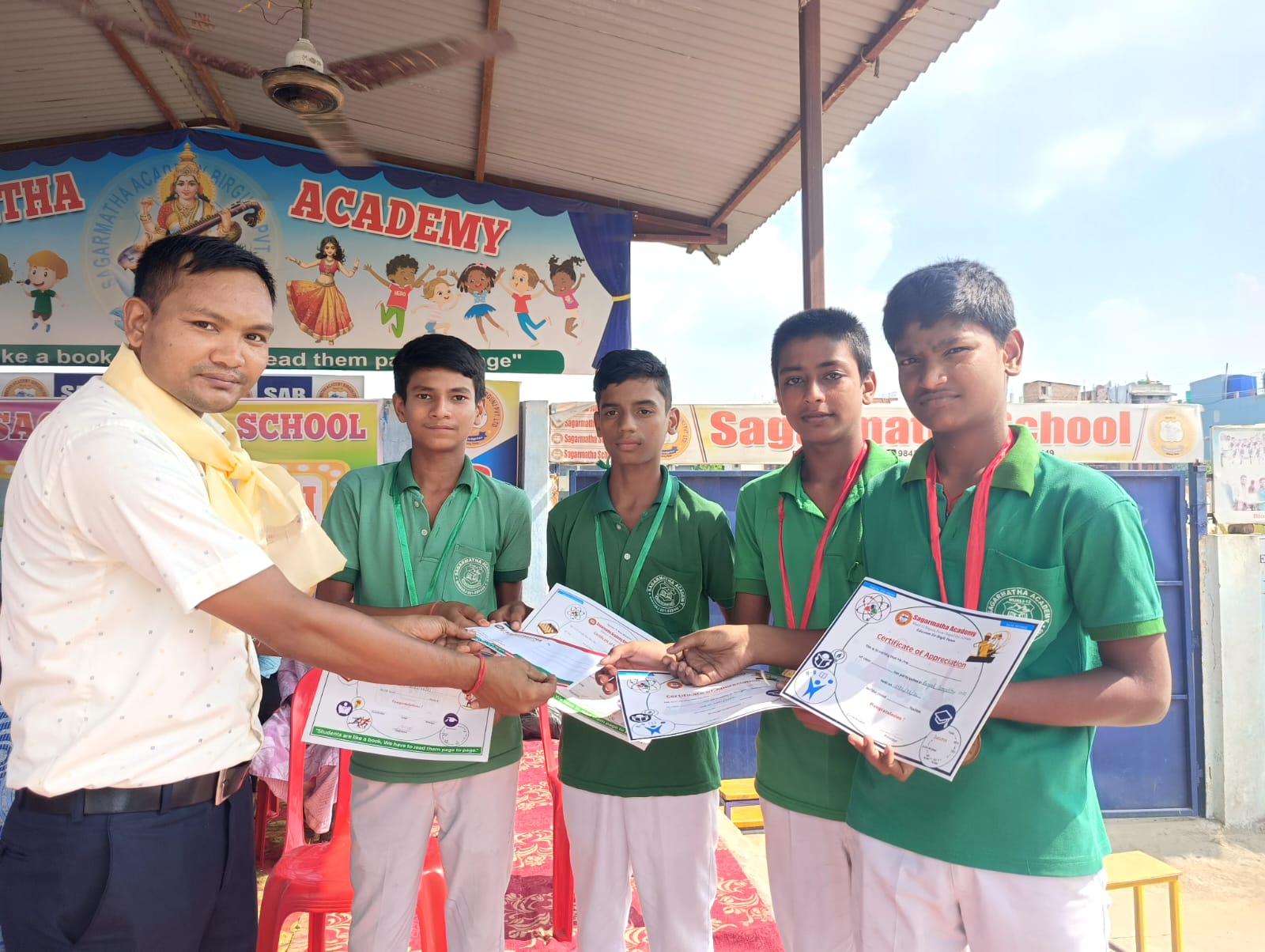 सगरमाथा एकेडेमीमा भव्य रंगोली प्रतियोगिता सम्पन्न