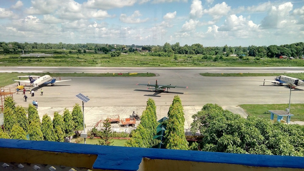 सिमरा विमानस्थलमा जेन-जी र एमाले कार्यकर्ताबीच झडप, विमानस्थल बन्द!